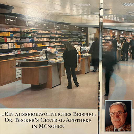 Modernes Apothekeninterieur von Dr. Beckers Central-Apotheke in München mit Kunden und Pharmazeut.